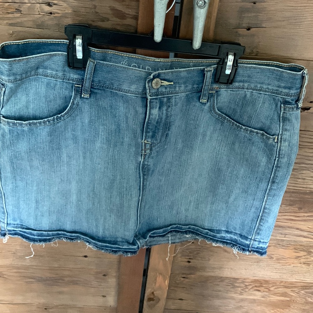 Old navy women’s jean shorts, torn bottoms (style), size 12